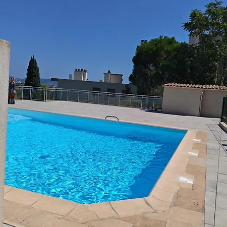Apartment Fabron Avec Piscine Vu Montagne